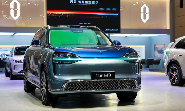 重庆车市“双雄”领跑：赛力斯5月新能源销量超3.3万辆，长安4月新能源销量破9.4万