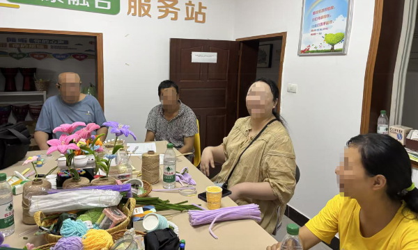 一针一线织爱心，从“被帮扶”到“帮他人”——南岸精神障碍康复者完成角色蜕变