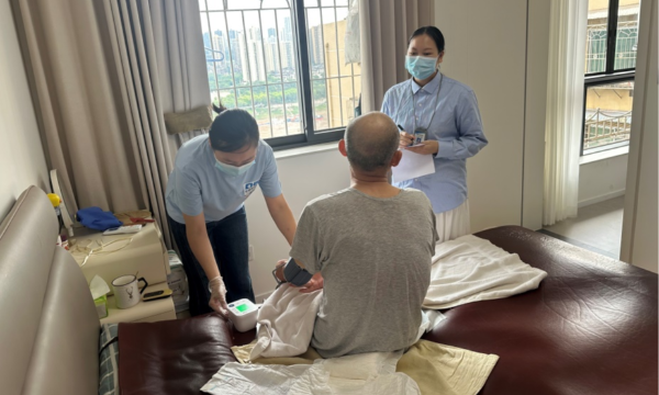 如约·长护险 ② | 10年没下楼，许爷爷终于出门晒了太阳