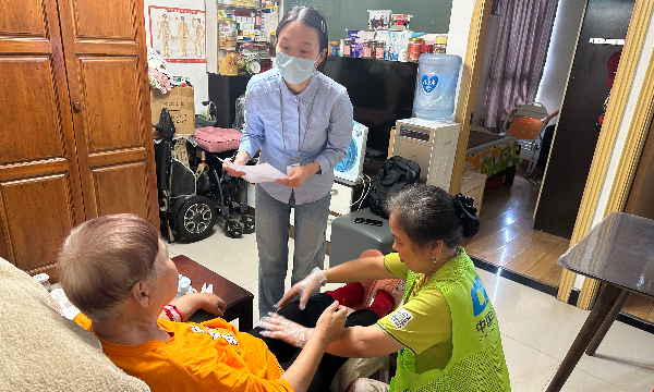 如约·长护险 ③ | 透析14年，罗奶奶说“你做这个工作很有意义”